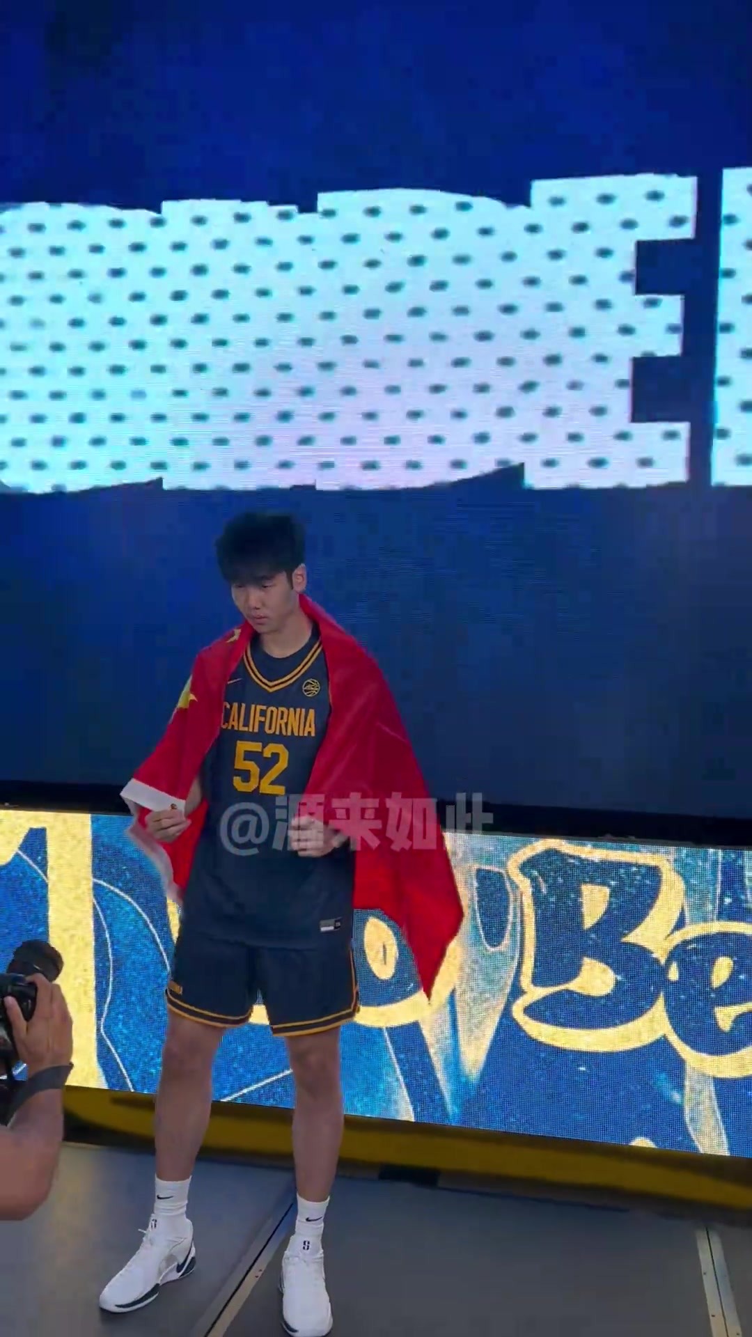 世界赛赛程-会选择这所大学吗？张博源拍摄伯克利分校访校定妆照花絮