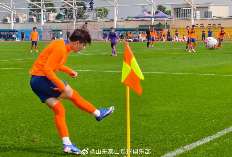 英雄联盟全球总决赛-冬训热身赛：山东泰山1-1天津津门虎，买乌郎破门