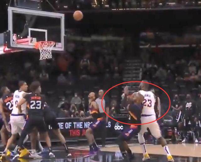 英雄联盟全球总决赛-保罗詹姆斯上演相爱相杀 沃格尔：保罗动作太危险