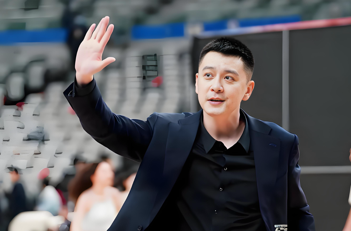 总决赛直播-杨鸣话里有话，球迷：已经签约新东家？